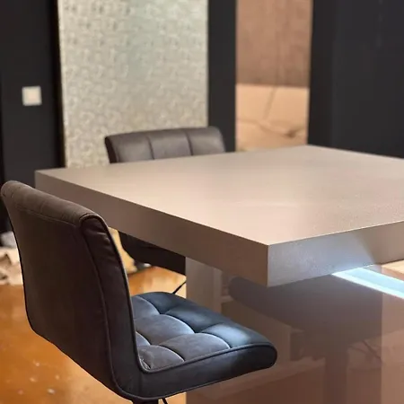Modernes 2-zimmer-apartment In Der Altstadt Lägenhet