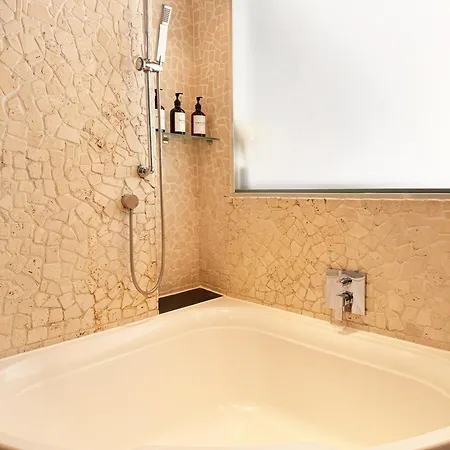 Modernes 2-zimmer-apartment In Der Altstadt *